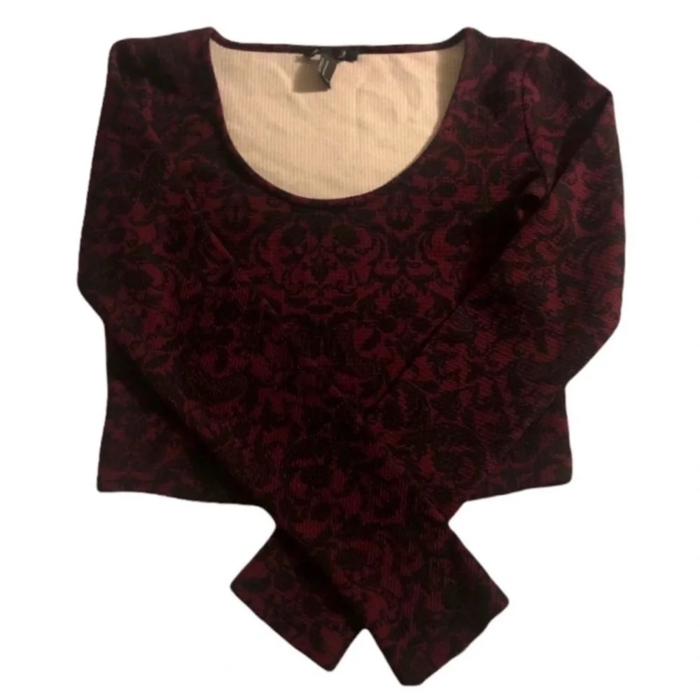 FOREVER 21 Long Sleeve Black Burgundy Abstract Crop Top Size M